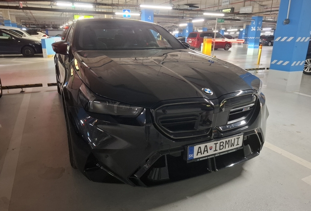 BMW M5 G90
