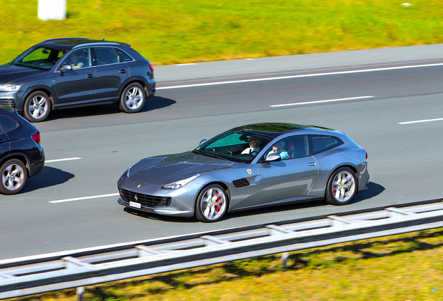 Ferrari GTC4Lusso T