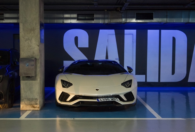 Lamborghini Aventador S LP740-4 Roadster