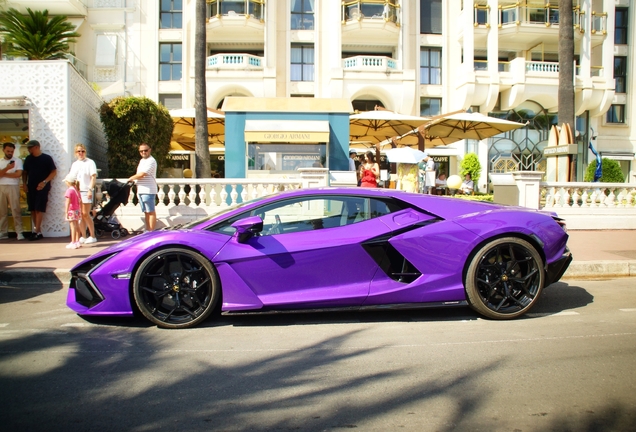 Lamborghini Revuelto