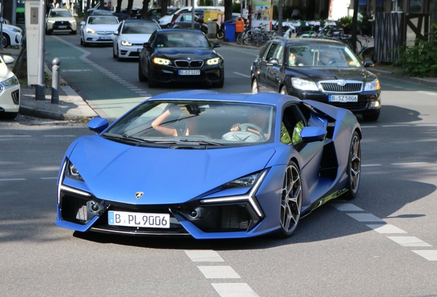 Lamborghini Revuelto