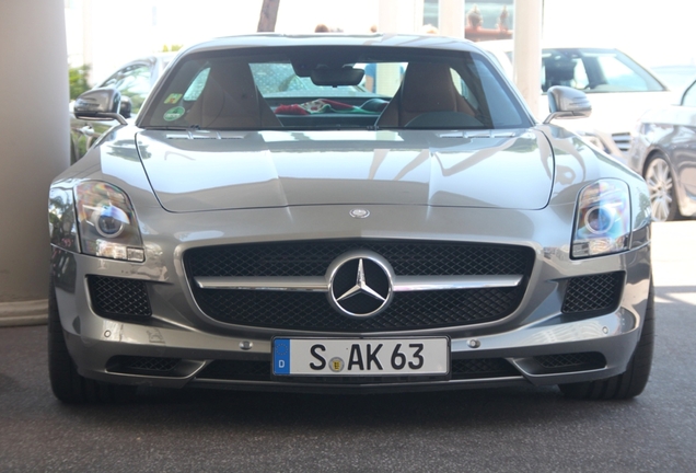 Mercedes-Benz SLS AMG