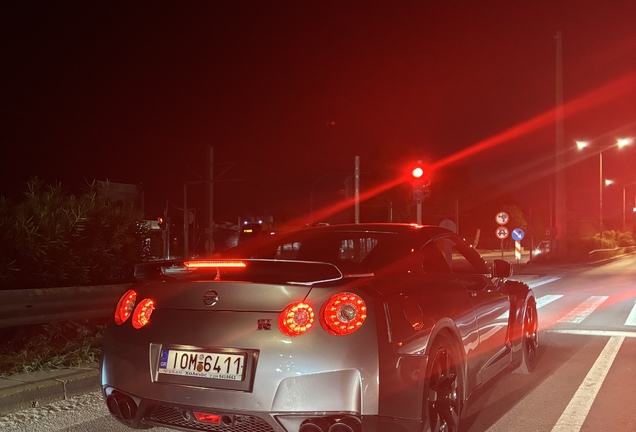 Nissan GT-R