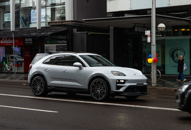 Porsche Macan EV Turbo