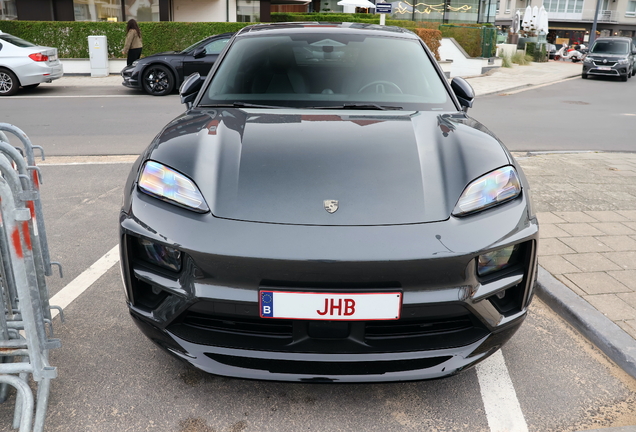 Porsche Macan EV Turbo