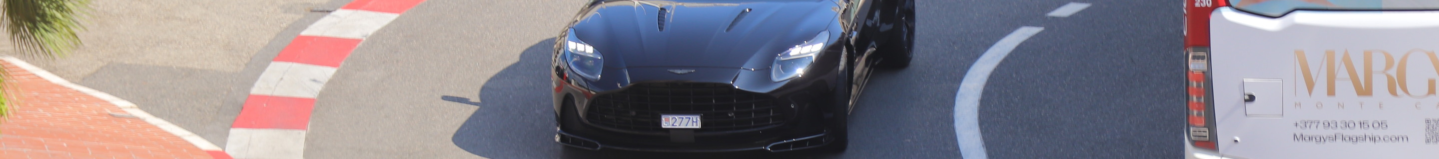 Aston Martin DB12 S
