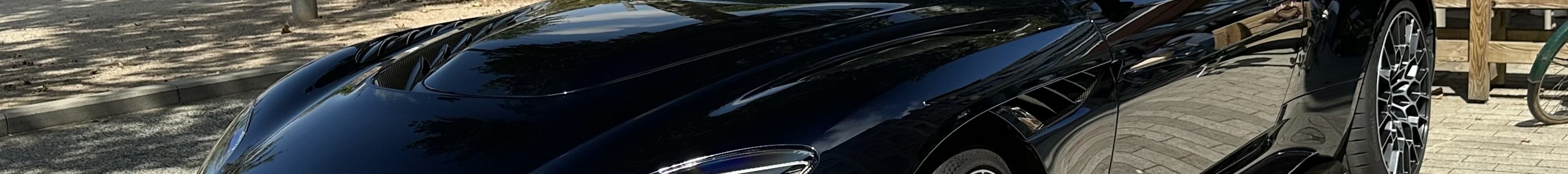 Aston Martin DBS 770 Ultimate