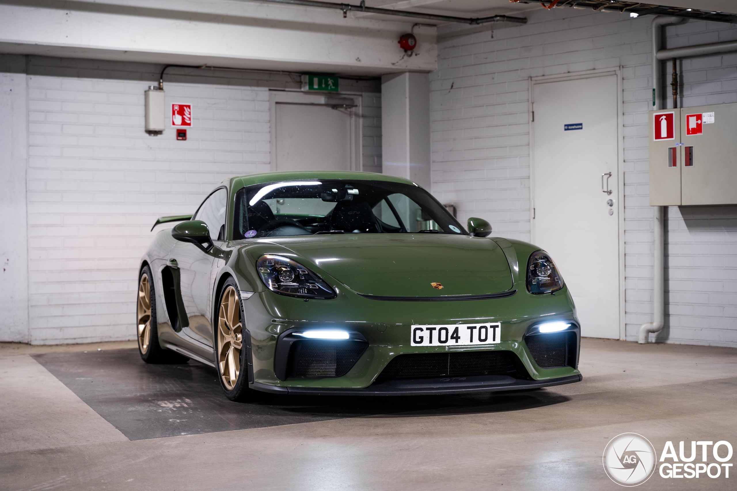 Porsche 718 Cayman GT4