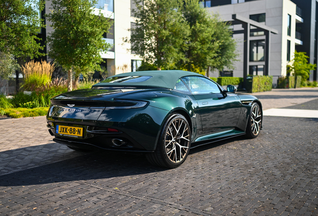 Aston Martin DB12 Volante