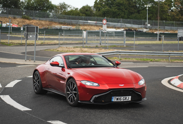 Aston Martin V8 Vantage 2018