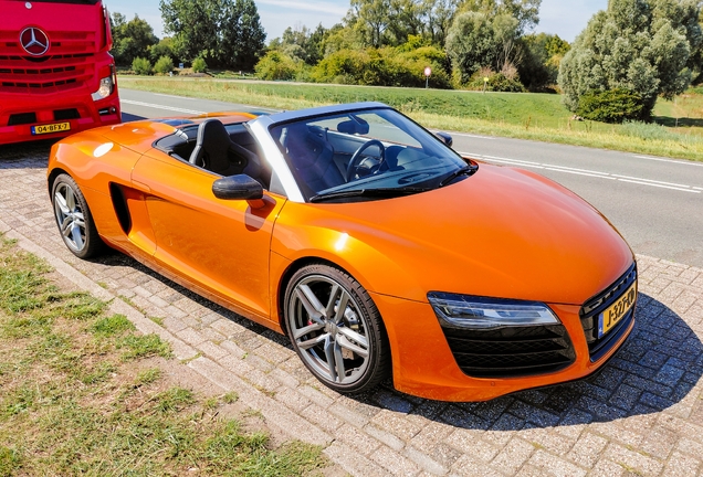Audi R8 V8 Spyder 2013