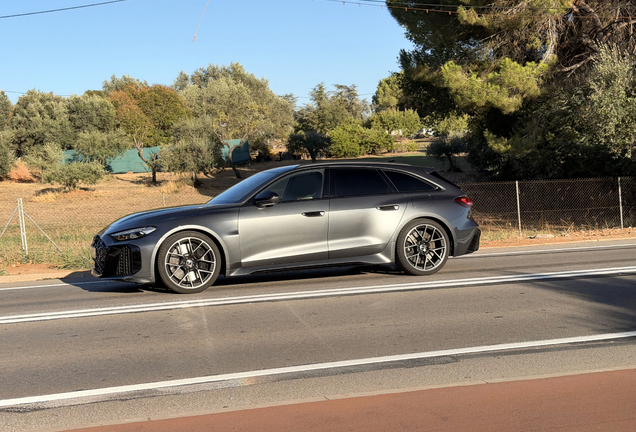 Audi RS5 Avant B10