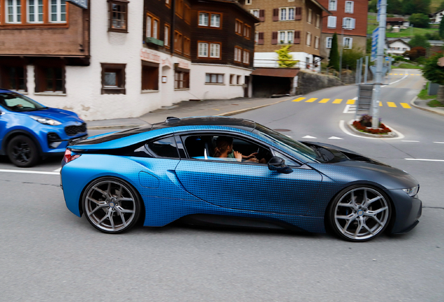 BMW i8