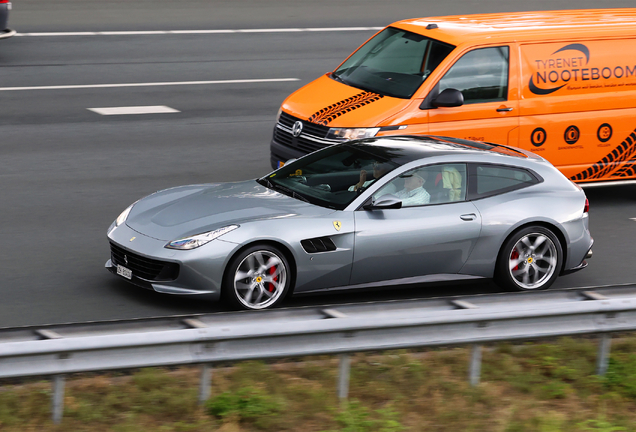 Ferrari GTC4Lusso T