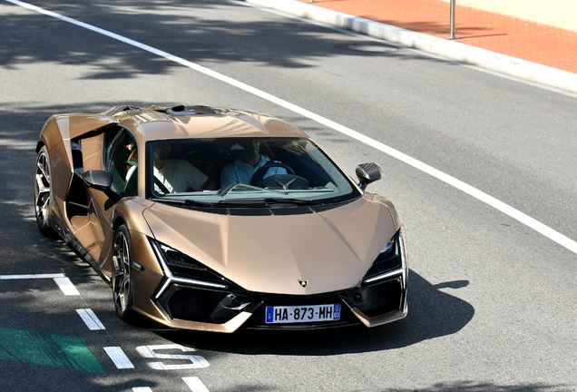 Lamborghini Revuelto