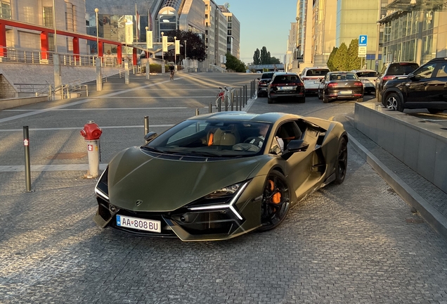 Lamborghini Revuelto