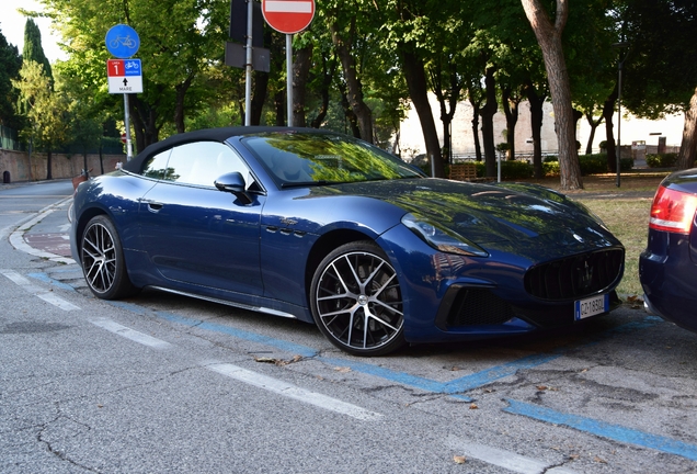 Maserati GranCabrio Trofeo