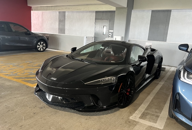 McLaren GT