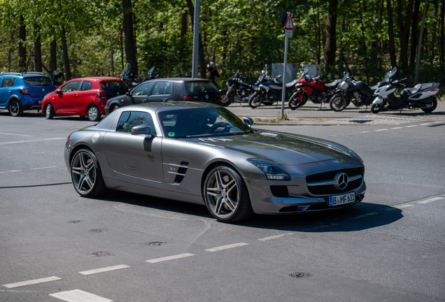 Mercedes-Benz SLS AMG