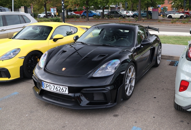 Porsche 718 Cayman GT4 RS