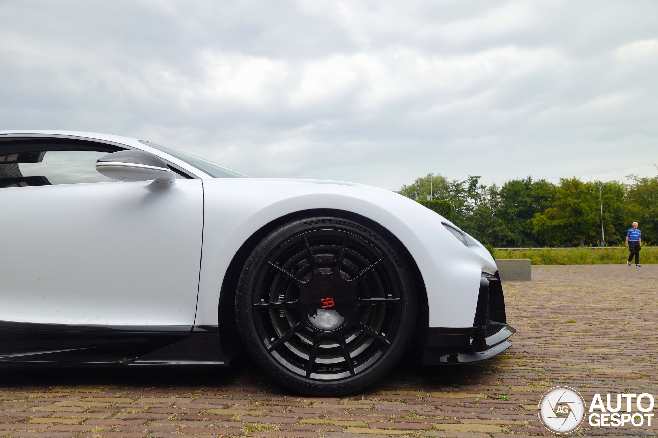 Bijzondere Bugatti's, Porsche en Ferrari gespot bij Louwman!