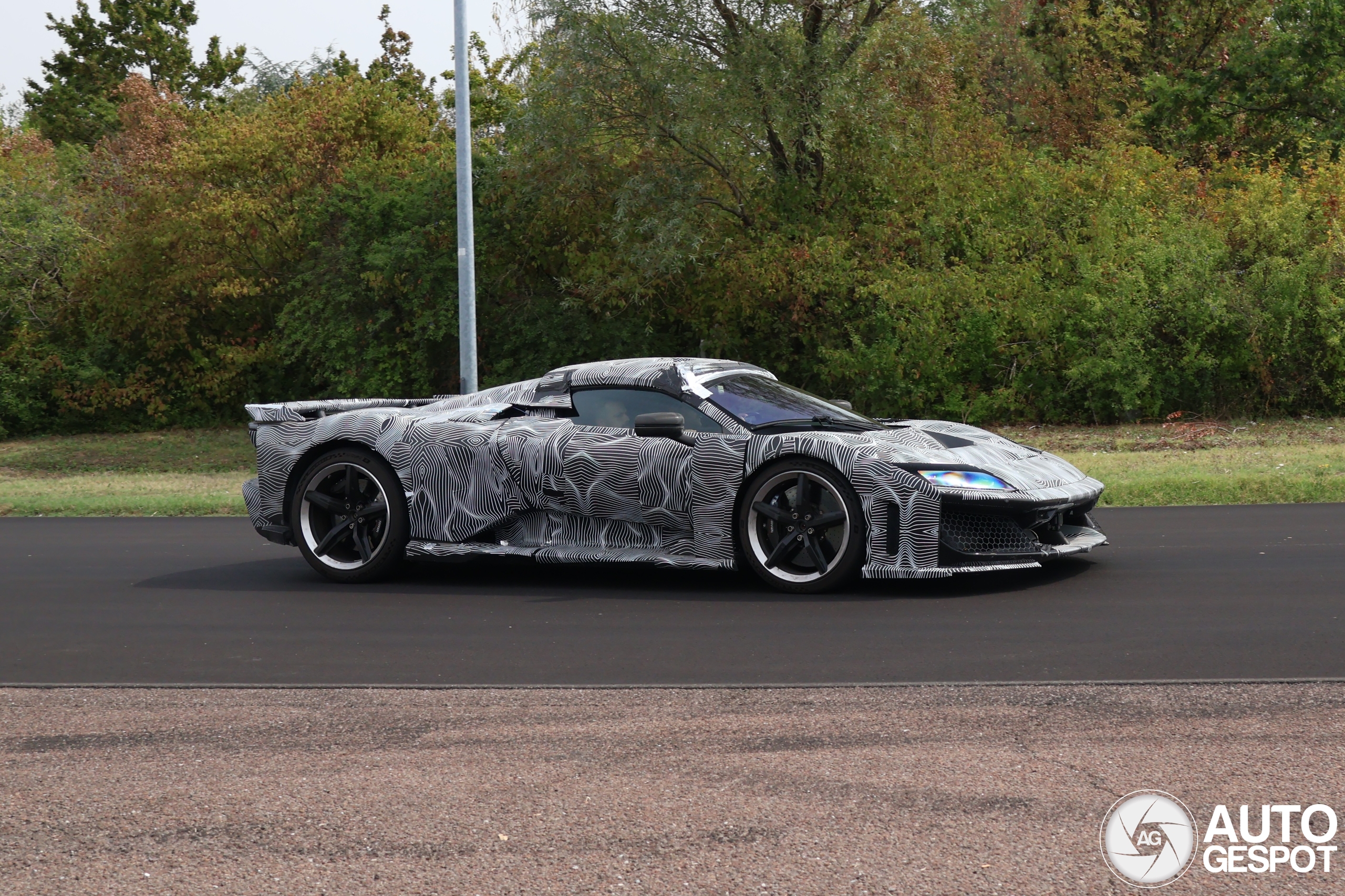 Ferrari f80 aperta