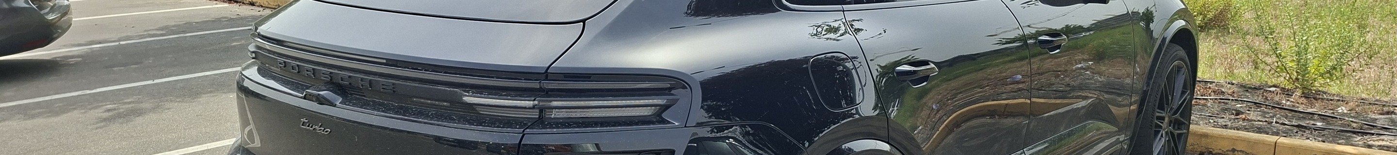 Porsche Macan EV Turbo
