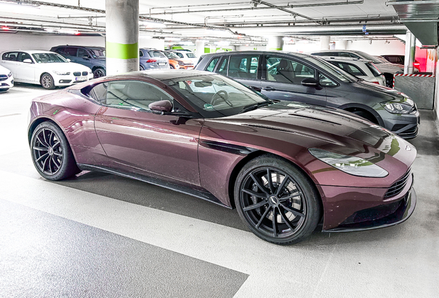 Aston Martin DB11 AMR