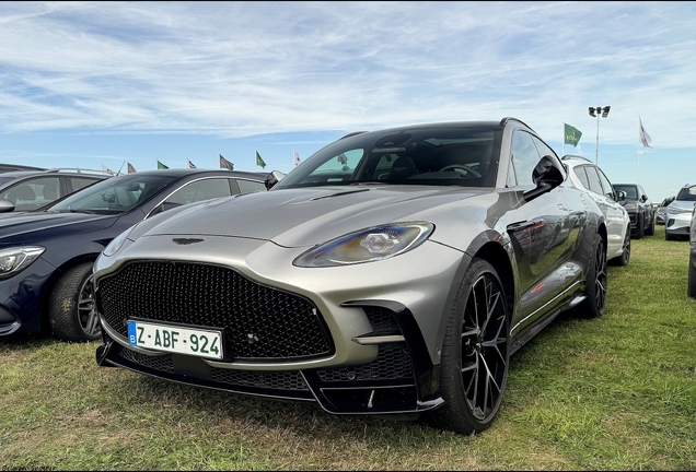 Aston Martin DBX S