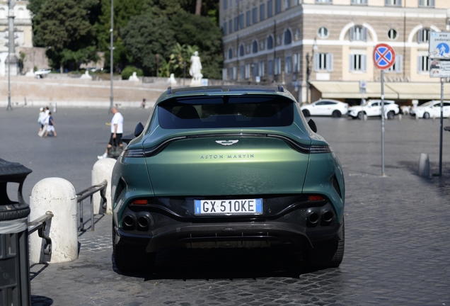 Aston Martin DBX707