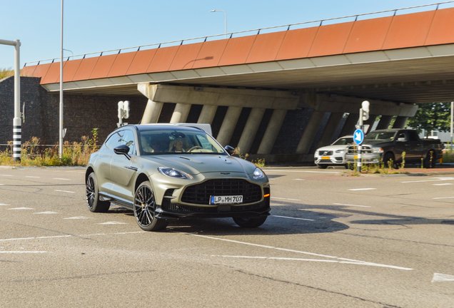 Aston Martin DBX707