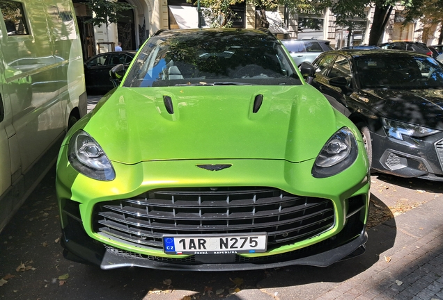 Aston Martin DBX707