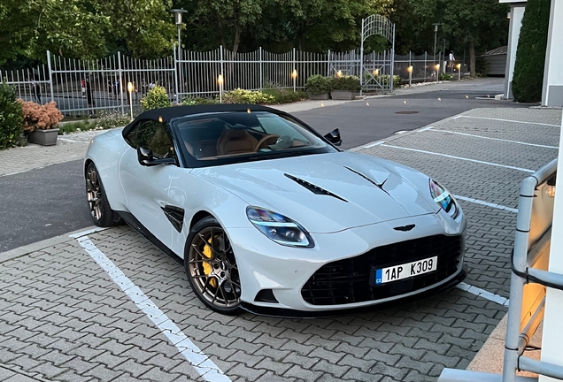 Aston Martin Vanquish Volante 2025