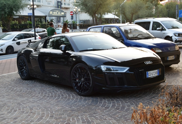 Audi R8 V10 Plus 2015