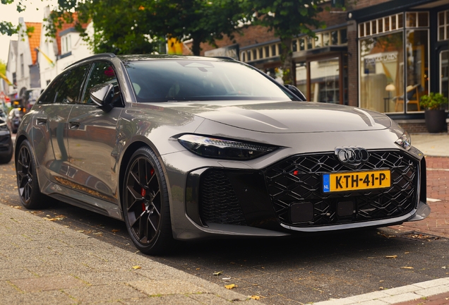 Audi RS5 Avant B10