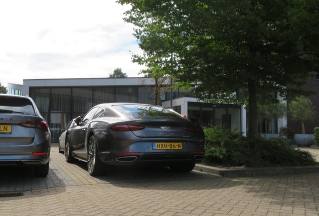 Bentley Continental GT Mulliner 2025