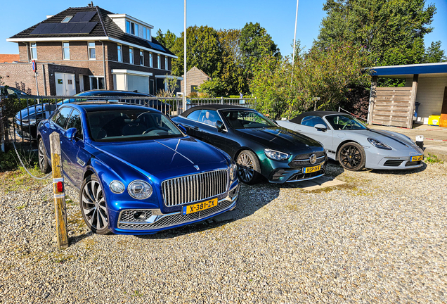 Bentley Flying Spur Hybrid Azure