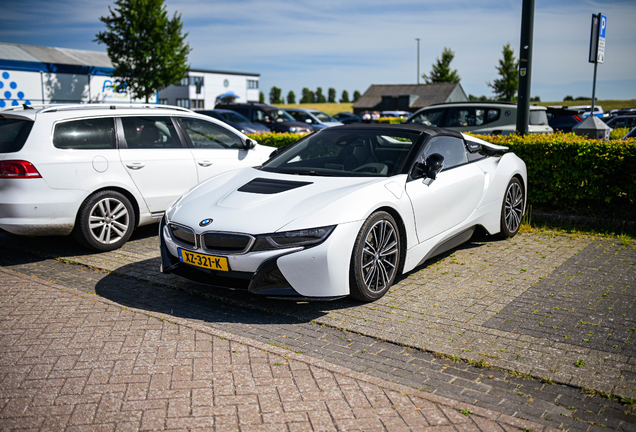 BMW i8 Roadster