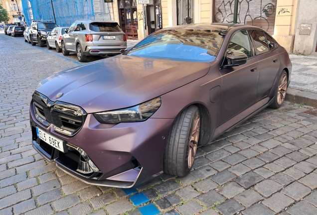 BMW M5 G90