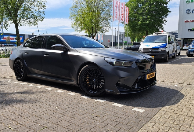 BMW M5 G90