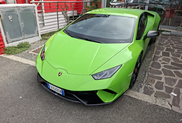 Lamborghini Huracán LP640-4 Performante Spyder