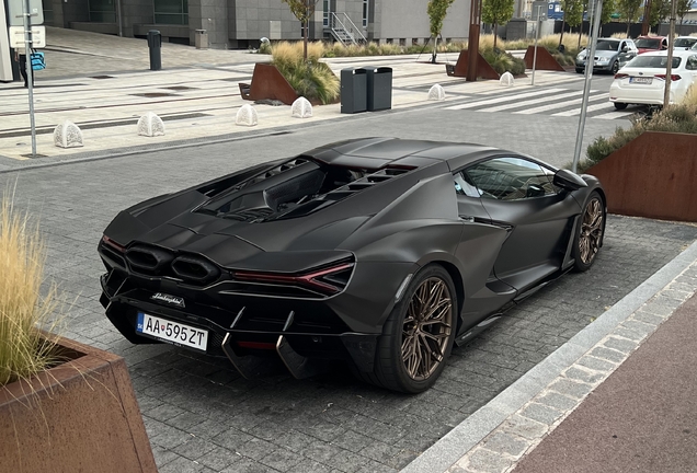 Lamborghini Revuelto