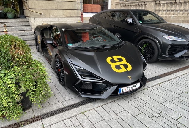 Lamborghini Revuelto