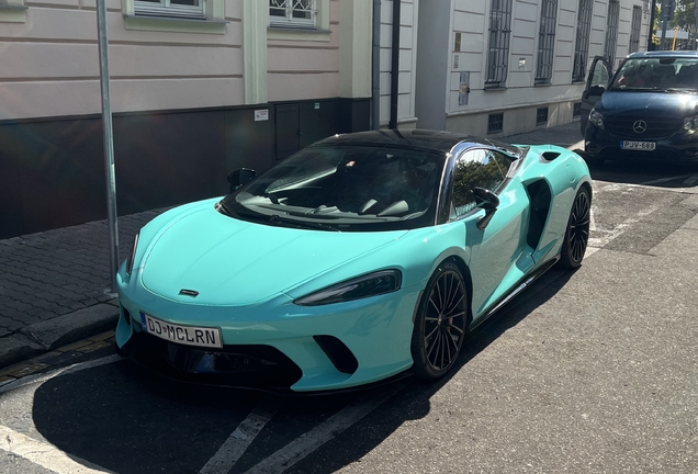 McLaren GT