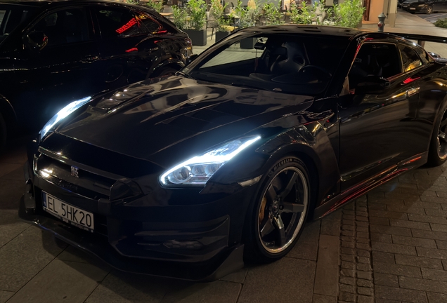 Nissan GT-R