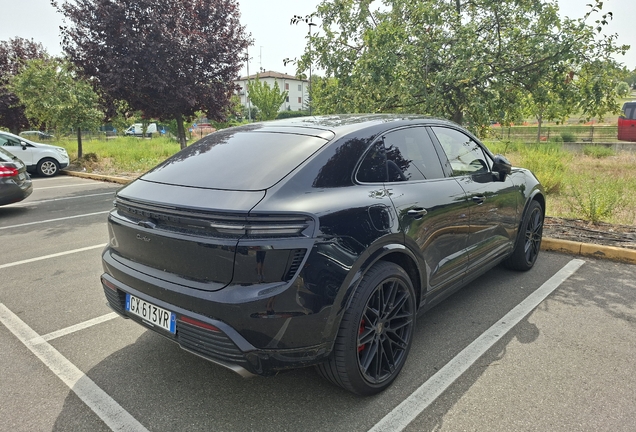Porsche Macan EV Turbo