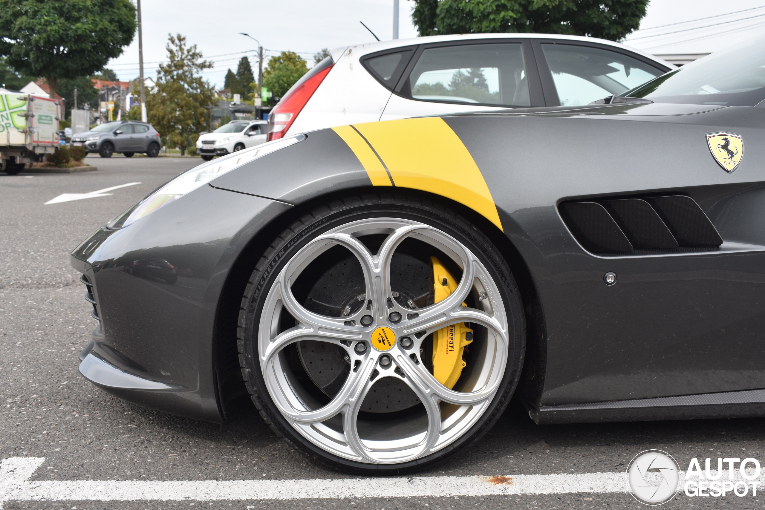 Ferrari GTC4Lusso T