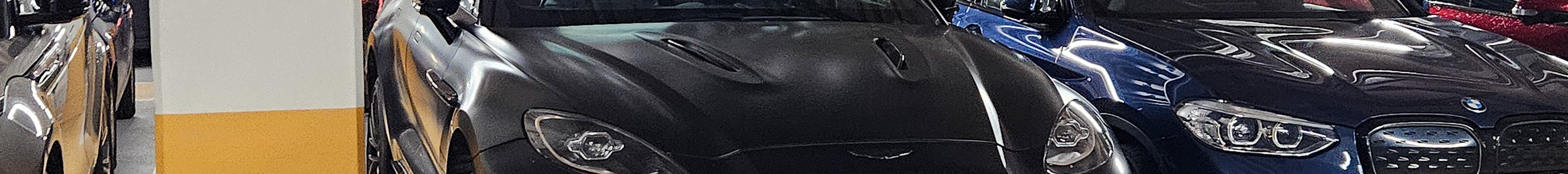 Aston Martin DBX707