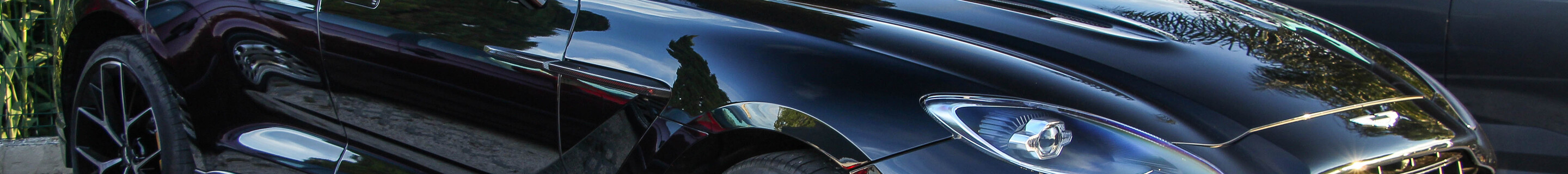 Aston Martin DBX707