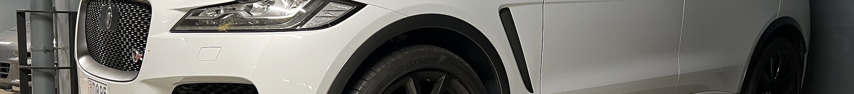 Jaguar F-PACE SVR